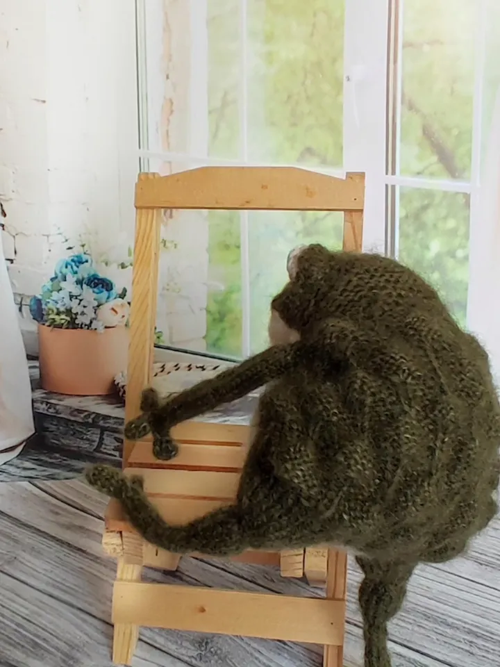 Funny toad knitted TO ORDER Handmade Crazy frog Knitted frog Knitted green froggy Cute green frog Knitted toad