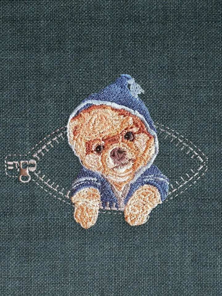 Spitz in a zipper pocket Miniature realistic machine embroidery design Pet design Dog realistic pattern spitz embroidery pattern