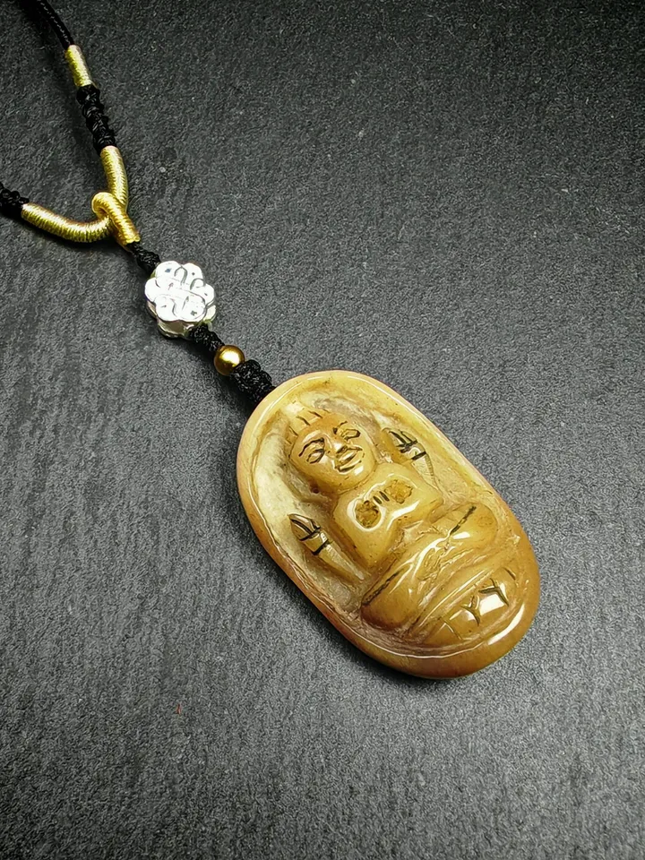 Gandhanra Antique Tibetan Buddhist Amulet,Yak Bone Carved Chenrezig Badge,Spiritual Necklace,Carrved by Lama,40 Years Old