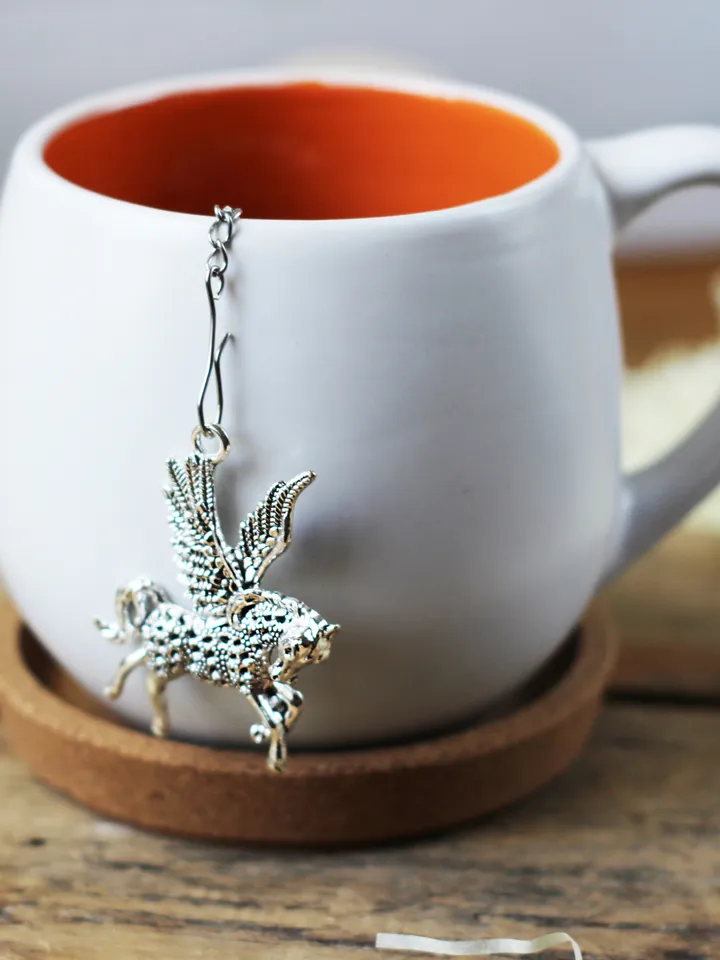 Pegasus tea infuser for loose leaf tea, Tea Maker with fantasy creature charm, Tea Steeper fantasy animals Herbal tea