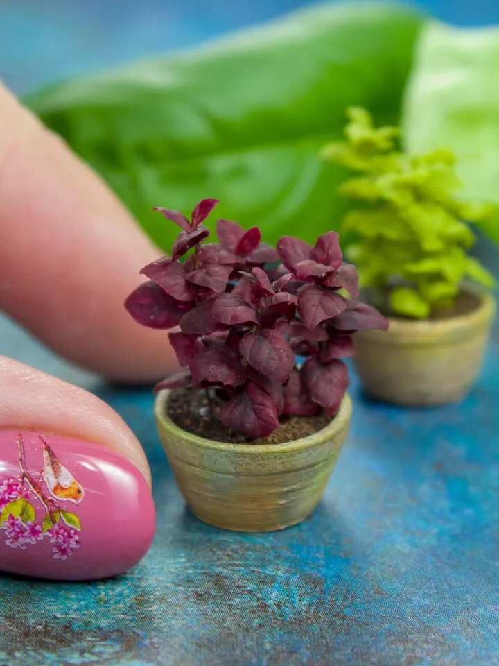TUTORIAL Miniature basil plant with air dry clay