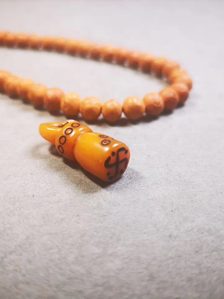 Gandhanra Tibetan Bone Carved Stamp Amulet,Swastika Symbol 卐, Pendant for Mala,Prayer Beads Accessories