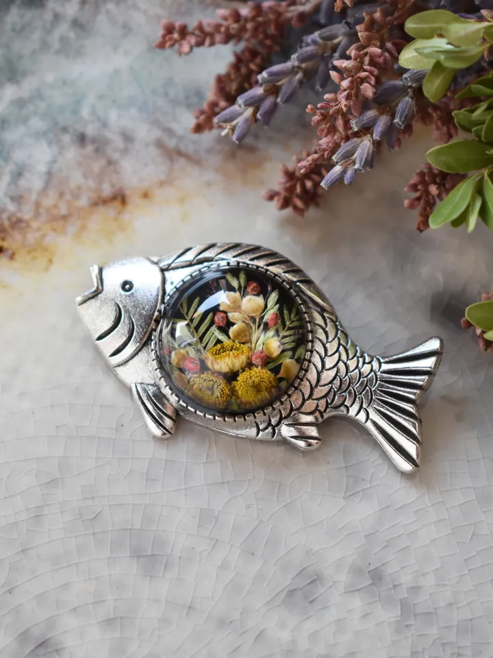 Brooch-fish with wildflowers in resin. Real Flower Brooch. Summer Brooch.