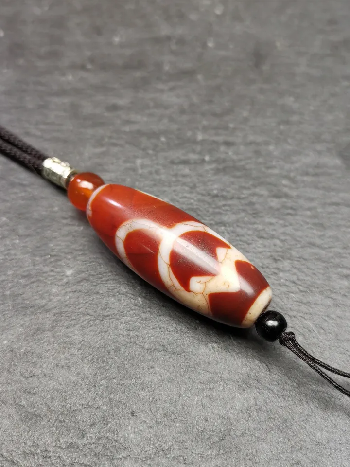 Gandhanra Unique Tibetan Fire Agate Lotus Dzi Bead Necklace,1.57" × 0.75"