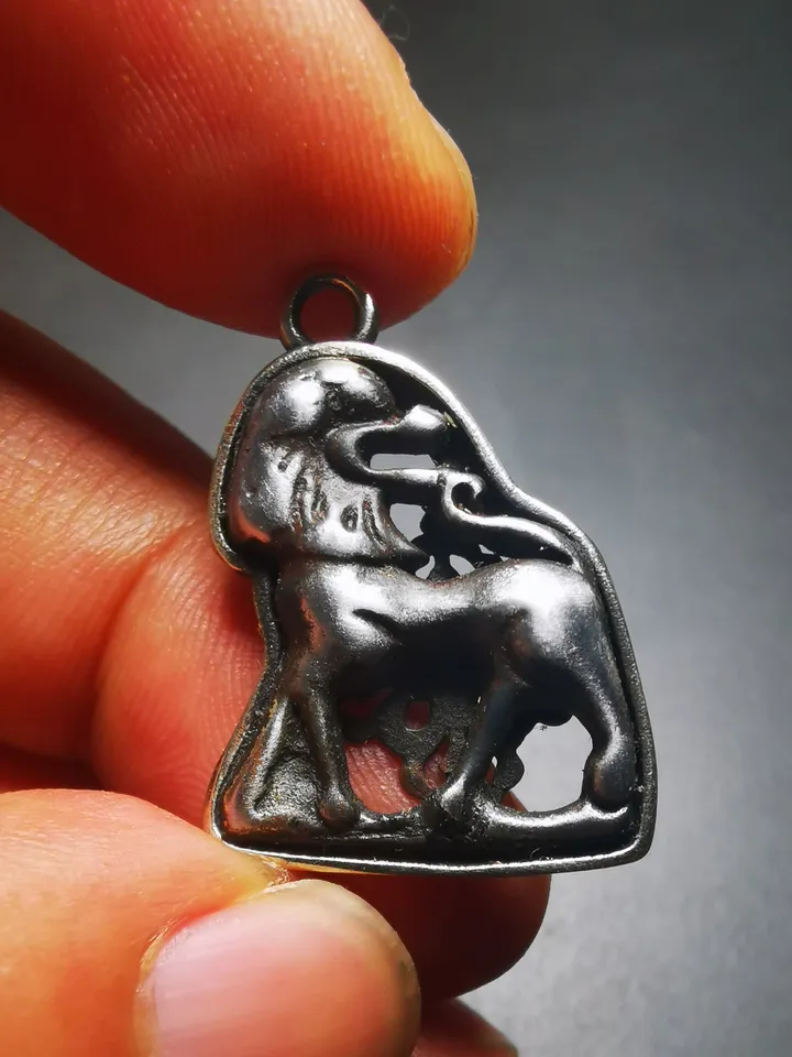 Gandhanra Antique Tibetan Buddhist Protective Pendant,Snow Lion Amulet Badge,inlaid with Sliver