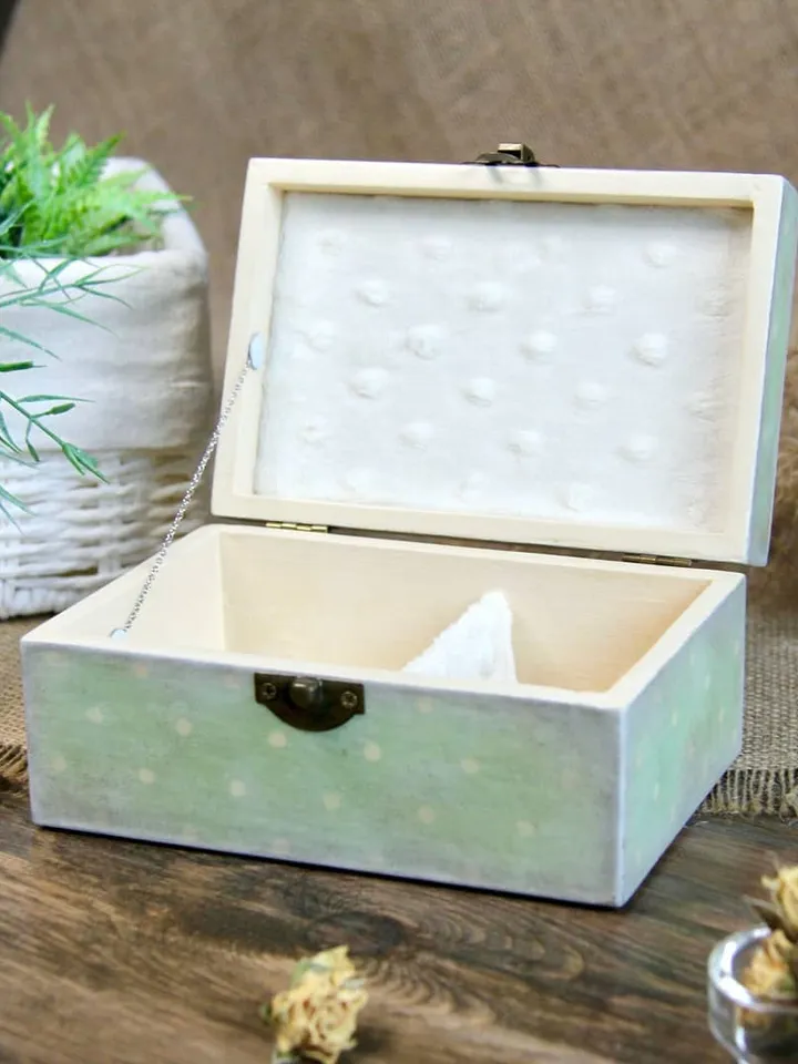 Basket for jewelry