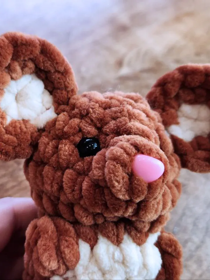 Chunky Mouse Amigurumi Pattern - Low Sew Plush Crochet Mouse with Heart