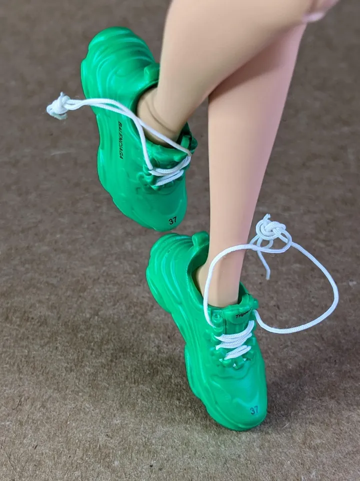 Green sneakers for 11 inch female dolls (MH g1, g2, g3 or EAH)