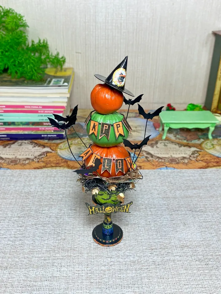 Pumpkins in a flower pot for Halloween. Dollhouse miniature.1:12.