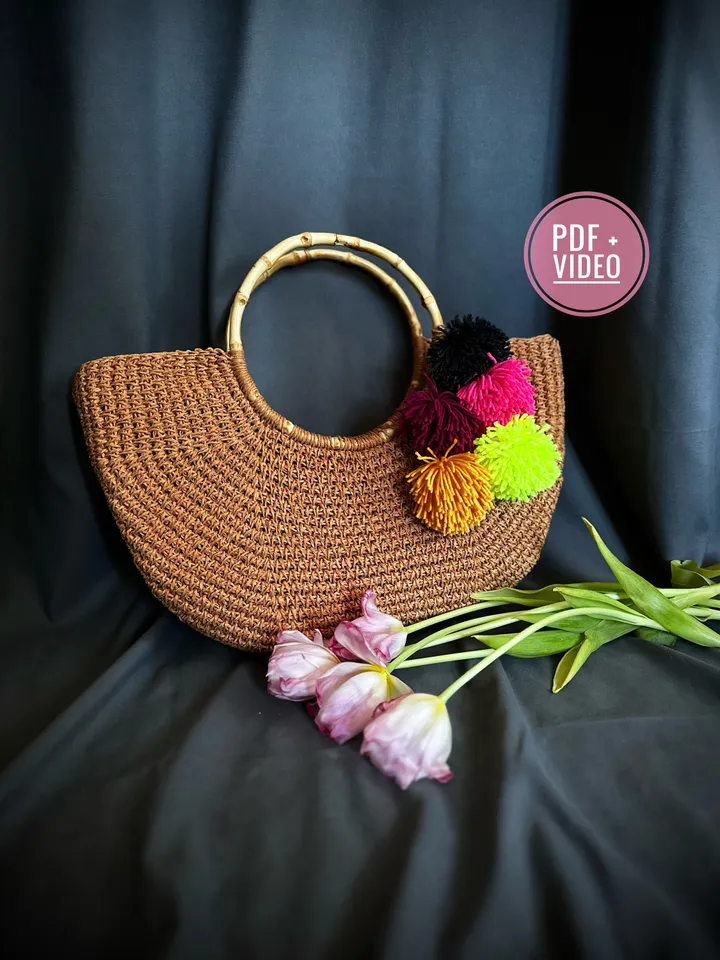 Crochet pattern bucket tote bag PDF digital instant download, video tutorial, hand woven bag, bridesmaid tote, woman market bag with pompoms