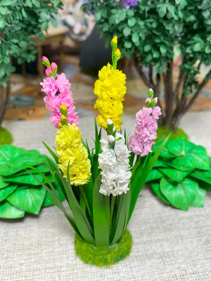 Flowers for a doll's garden in 1:12 scale. Dollhouse miniature.