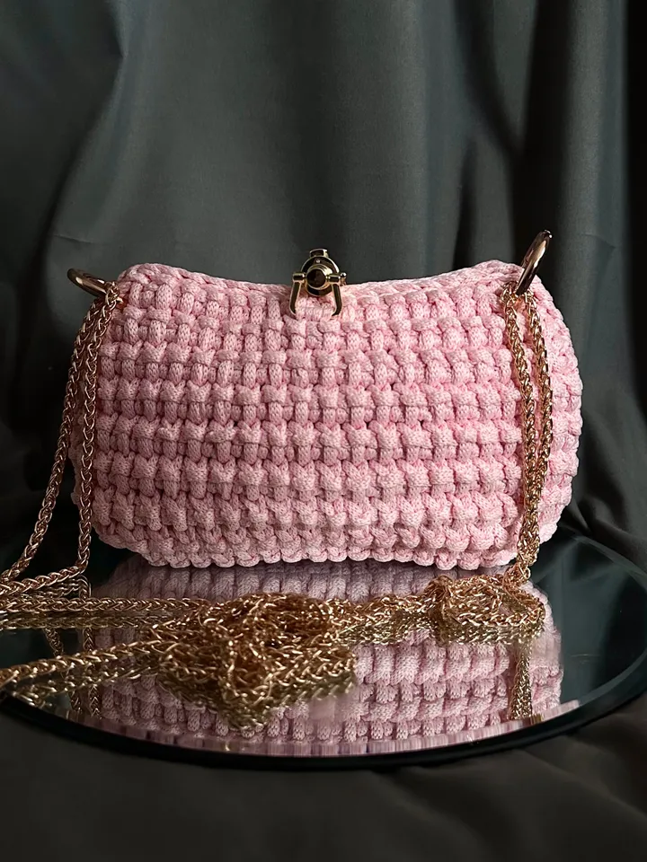 Crochet pattern small women doll handbag PDF digital instant download and video tutorial, Women Chain Strap Pink bag, fairy core