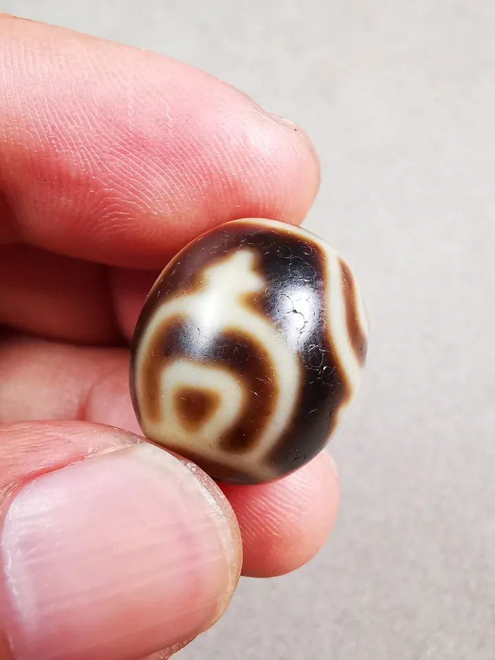 Gandhanra Tibetan Round Treasure Vase Dzi Bead(Darrow or Taklok Dzi),Tibetan Chung,Wealth Amulet,Small Size 20*17 mm