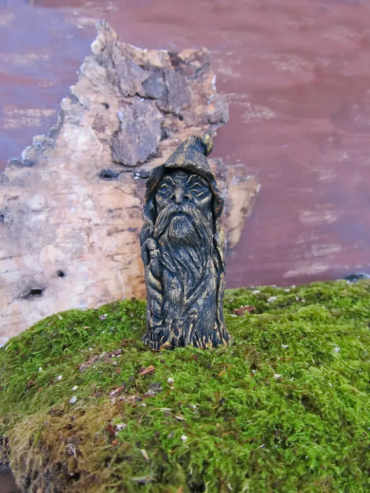 Merlin figurine Old wizard Sorcerer Magician Druid Pagan hood doll Altar Figurine Collectible figure Statue magic room Aalchemist Witchcraft