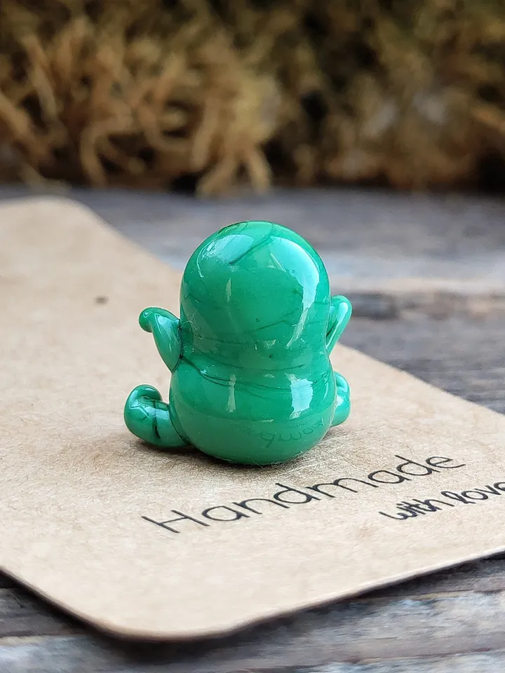 KAWAII AVOCADO figurine Miniature Avocado Glass Avocado beads Vegetable beads Miniature animals Vegatable ornament Decor Glass figurines