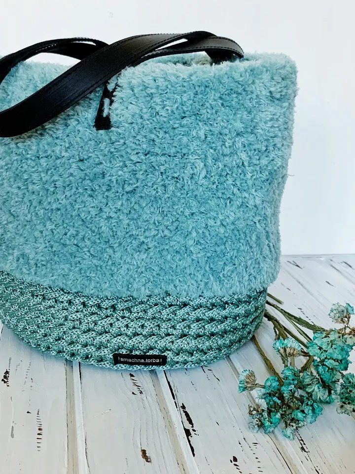 Green market bag, purse with fur, shopping pouch, crochet boho bag, hobo slouchy bag, woven bag