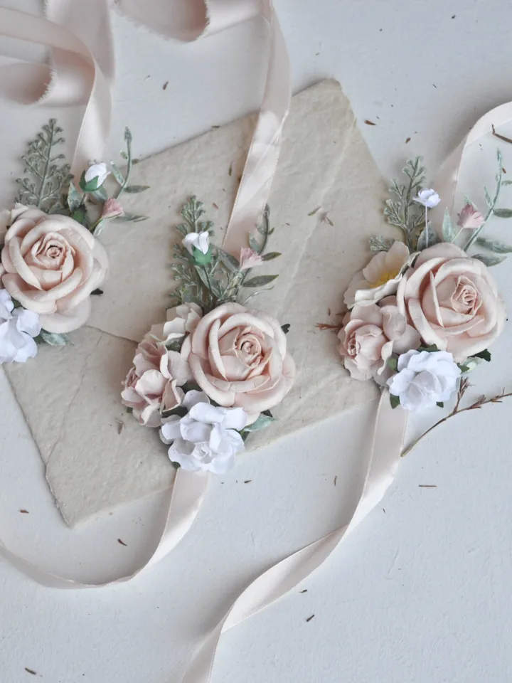 Pale pink wrist corsage, blush bridesmaids corsage, flower bracelet, flower wedding, blush pink wedding, wrist corsage