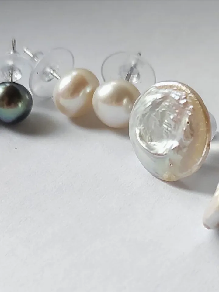 Genuine pearl stud earrings