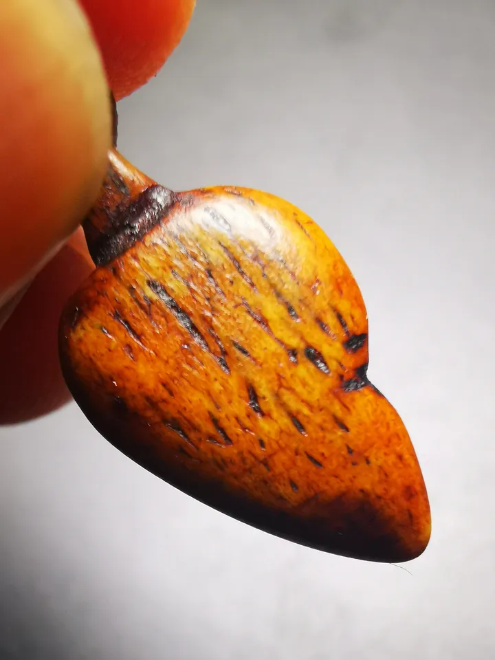 Gandhanra Tibetan Shankha Amulet,Yak Bone Carved Conch Bead Counter Clip Pendant for Mala, Prayer Bead Accessories