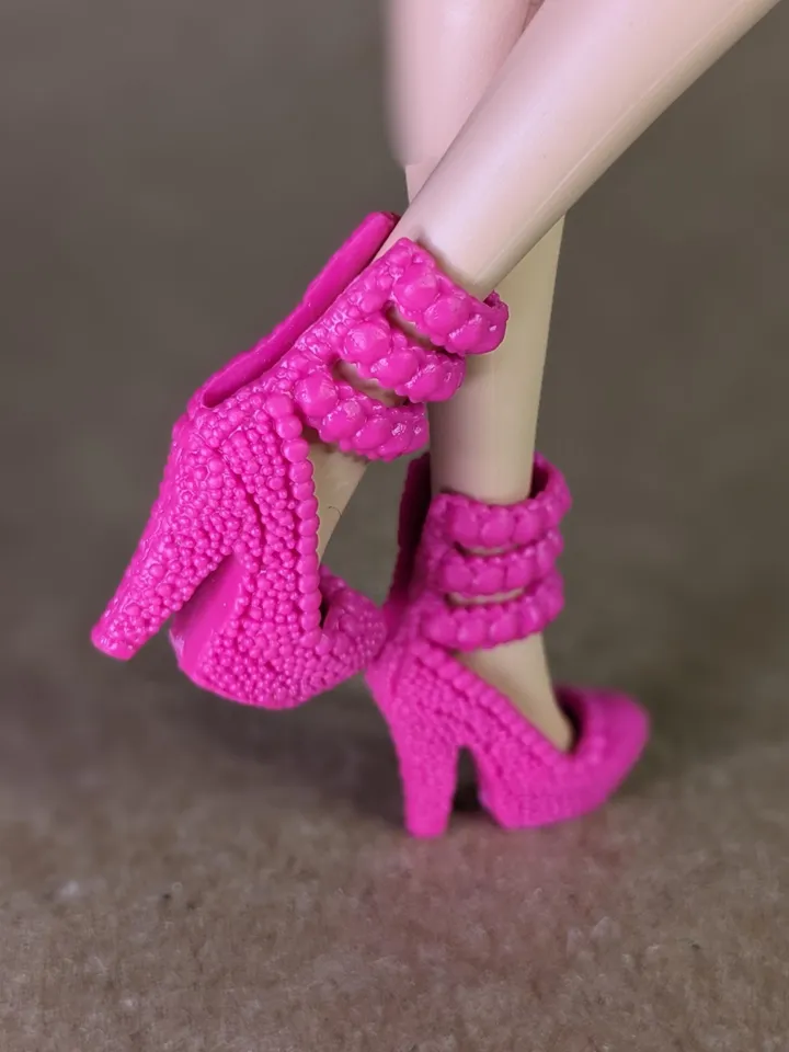 Pink high-heeled shoes for 1/6 scale female dolls