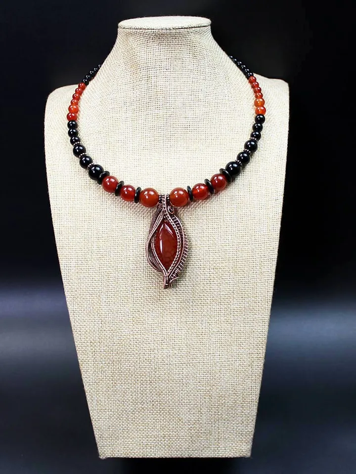 Handmade copper pendant with agate.
