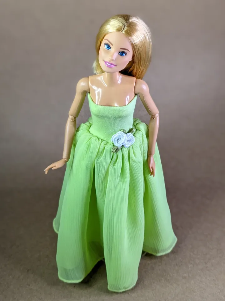 Handmade green maxi dress for 1/6 scale female dolls