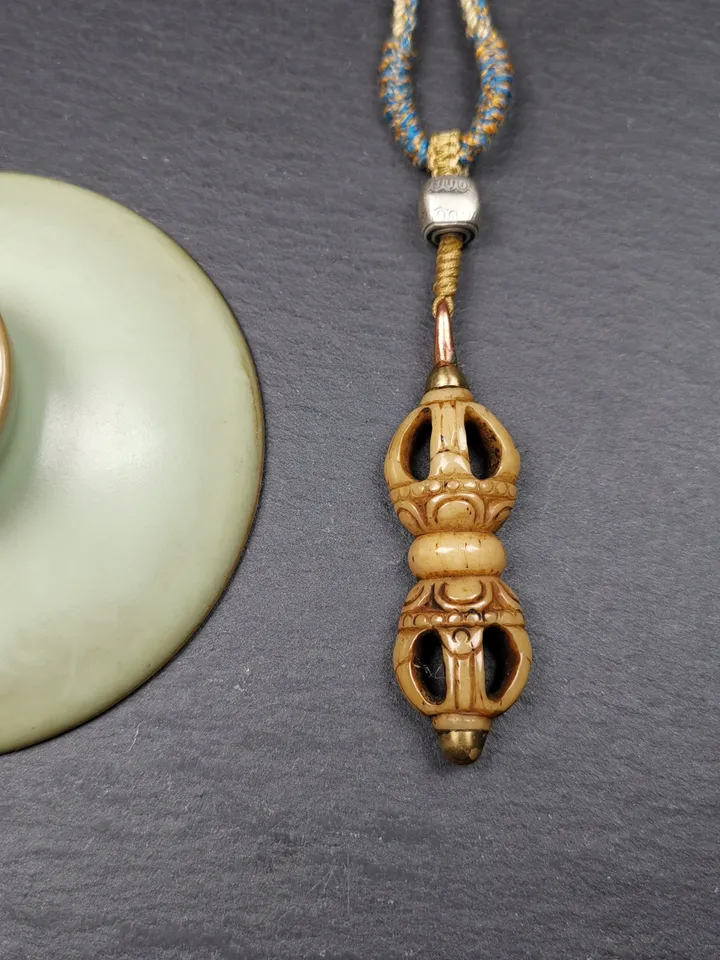 Gandhanra Old Tibetan Kapala Leg Bone Vajra Amulet | Blessed Dorje Pendant | Hand-Carved Tibetan Artifact | 41mm × 17mm