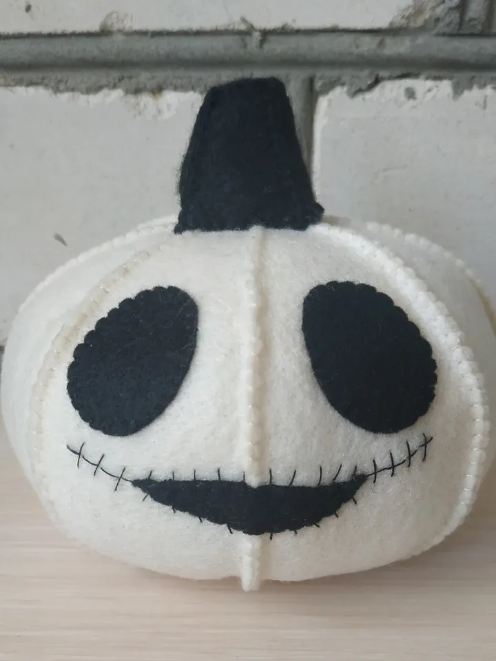 Halloween pumpkin pattern, felt pattern, plush pumpkin PDF pattern, Halloween stuffed pumpkin ornament, pumpkin toys, Halloween pumpkin home décor, Halloween gift