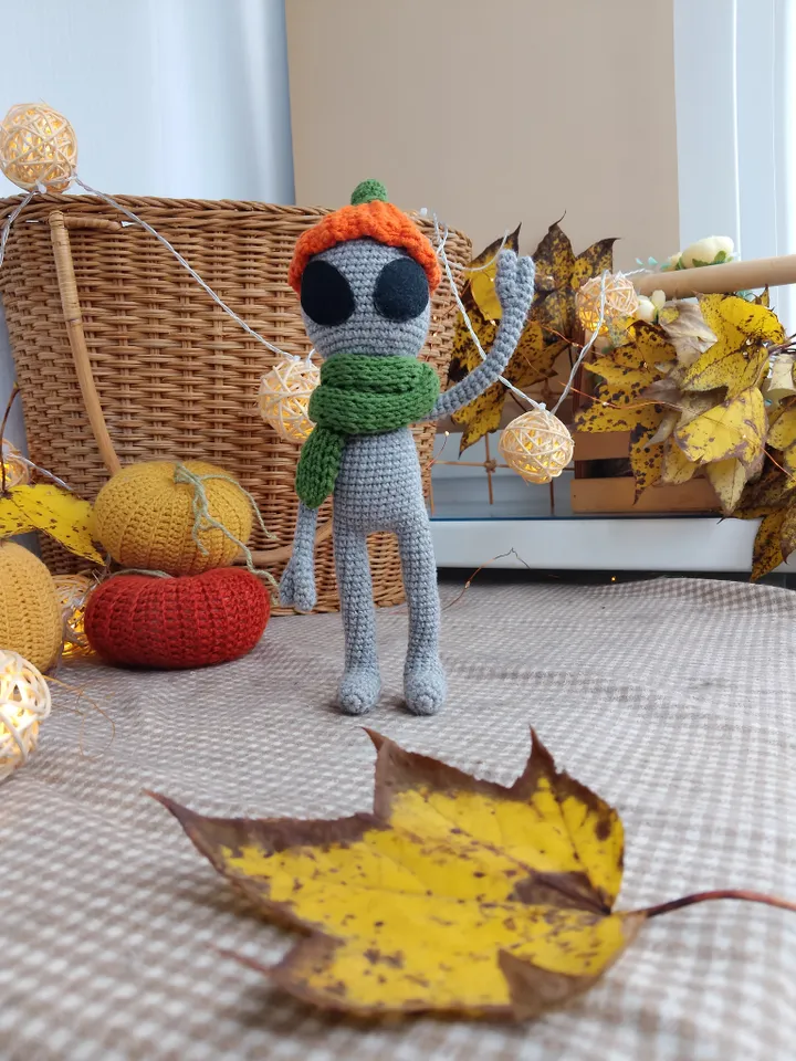 Gray alien doll, Alien Shaped Plush Toy, Soft Cartoon Stuffed Doll For friends. Thanksgiving gift for home decor