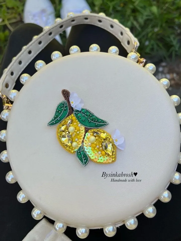 Lemon brooch/handmade brooch/handmade jewelry/lemon jewelry/fruit jewelry/fruit brooch/gift for her