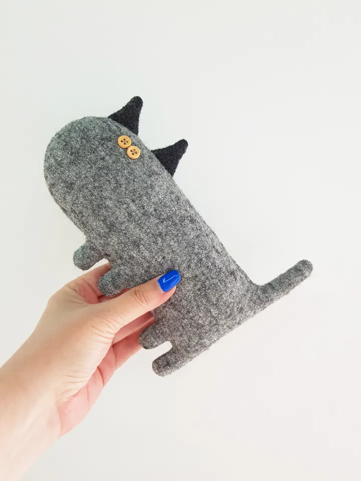 Grey cat sewing pattern PDF, digital tutorial in english, stuffed animal sewing diy