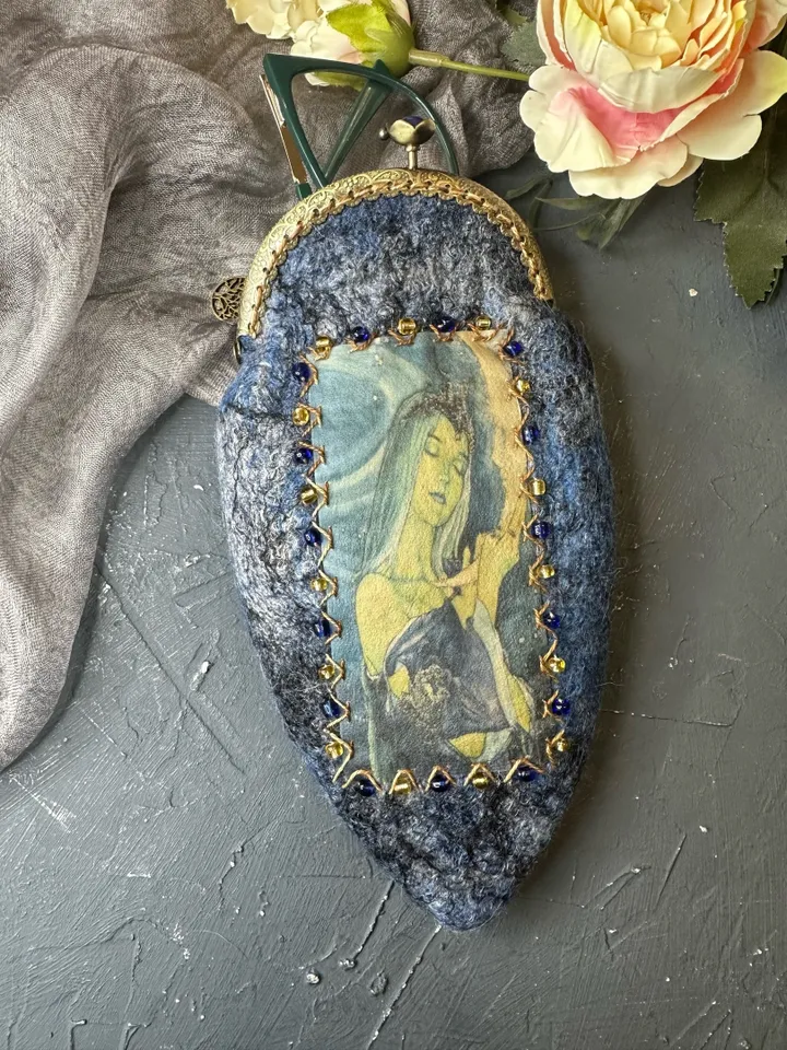 Glasses case for woman