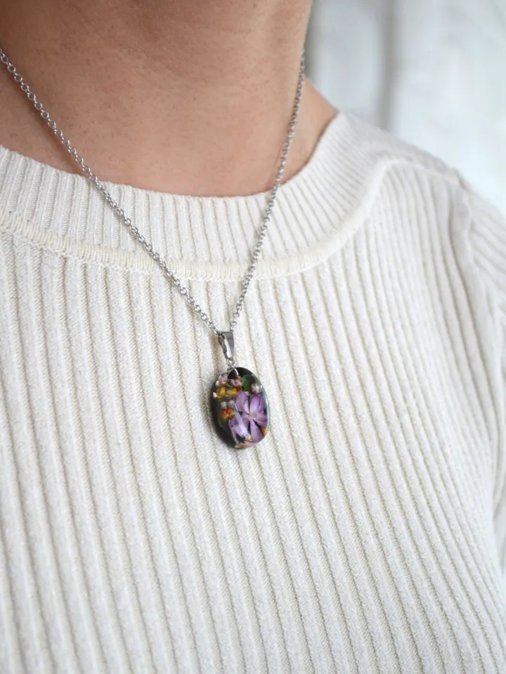 Real hydrangea and heather Pendant. Pendant with real pink hydrangea. Real hydrangea in resin.