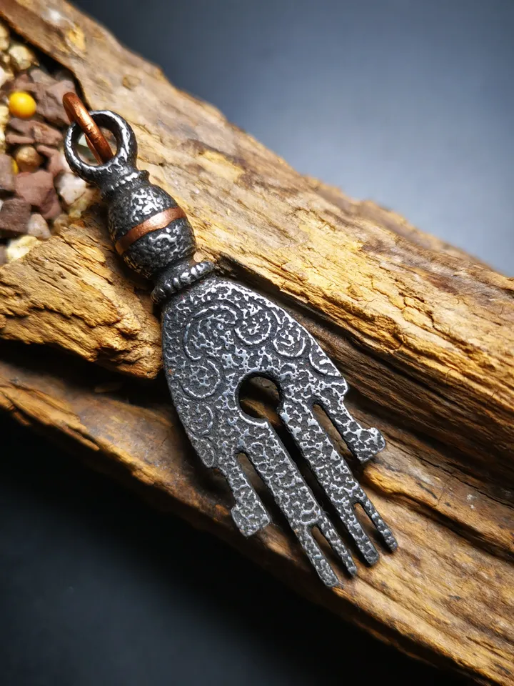 Gandhanra Handmade Tibetan Buddhism Amulet, The Key of Heart Pendant, Made of Cold Iron
