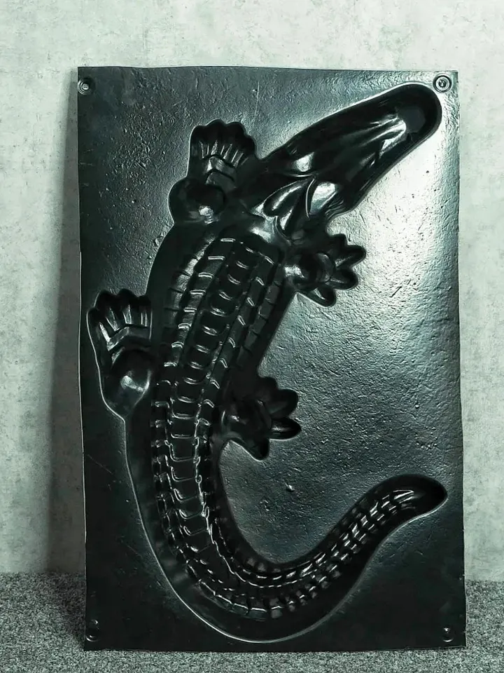 Mold for concrete and gypsum Crocodile DIY