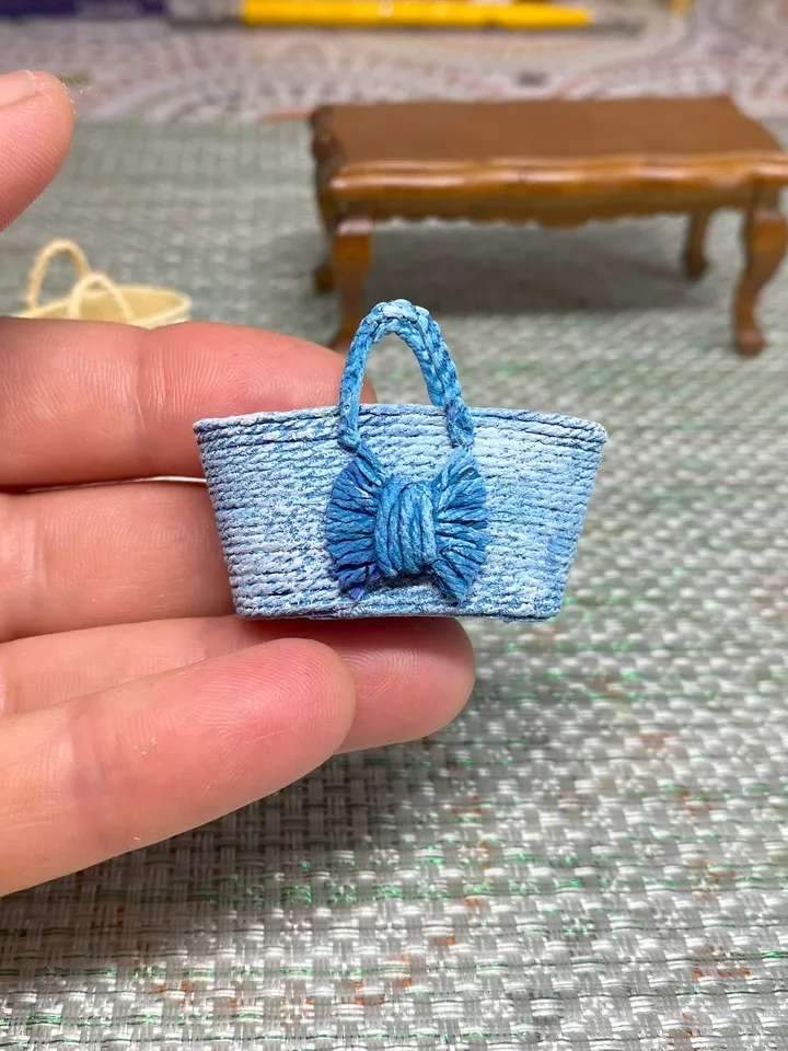 Baskets for dolls. 1:12. dollhouse miniature. puppet miniature. Doll accessories.