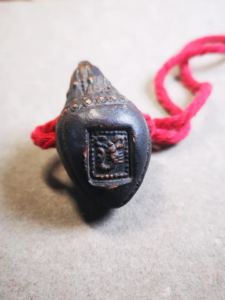 Gandhanra Old Tibetan Niang La Tsa Tsa Statue,Stupa Amulet,Pagoda Pendant,wit Scorpion Stamp,50 Years Old