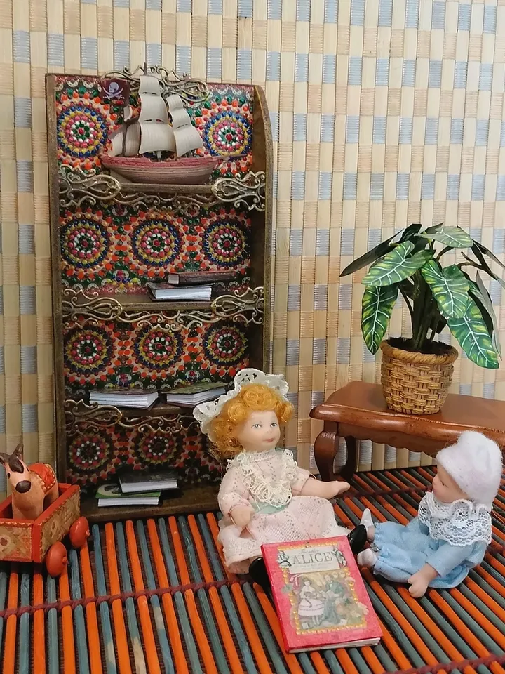 Bookcase for dollhouse handmade.1:12 scale.