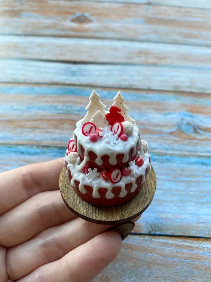 Miniature Christmas Cake with Polymer Clay