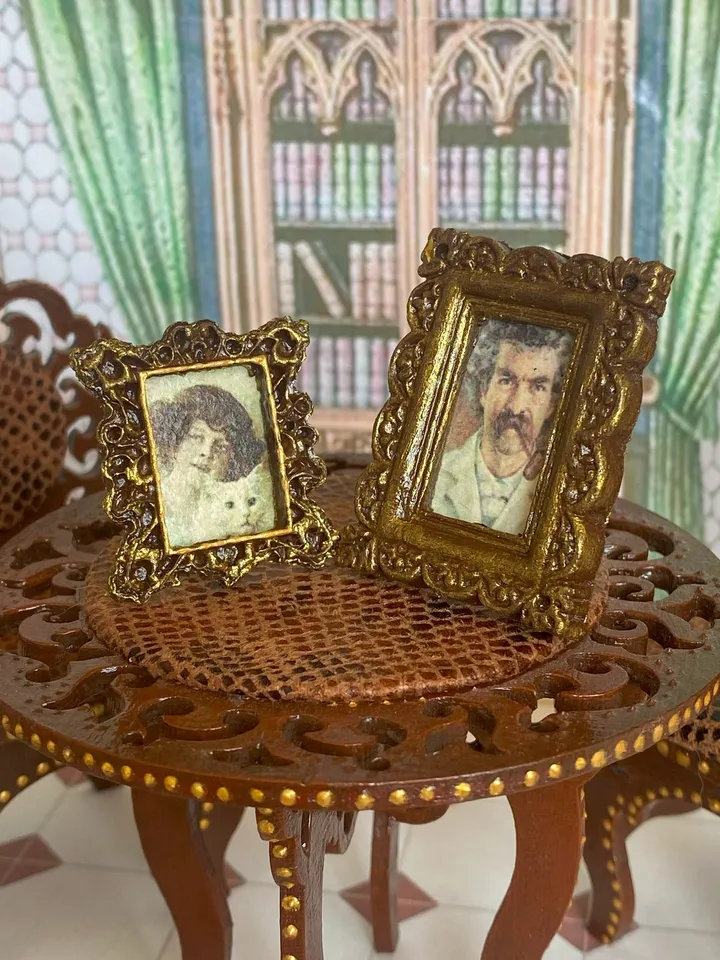 A set of photo frames for a dollhouse. Dollhouse miniature. 1:12. Dollhouse accessories.