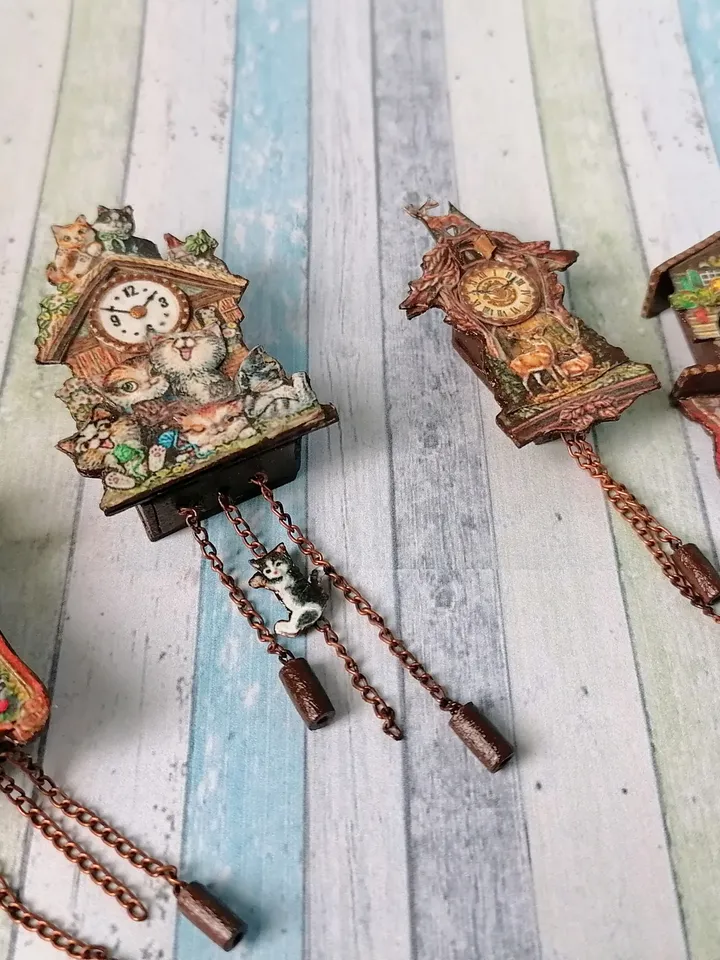 Dollhouse clock. Scale 1:12