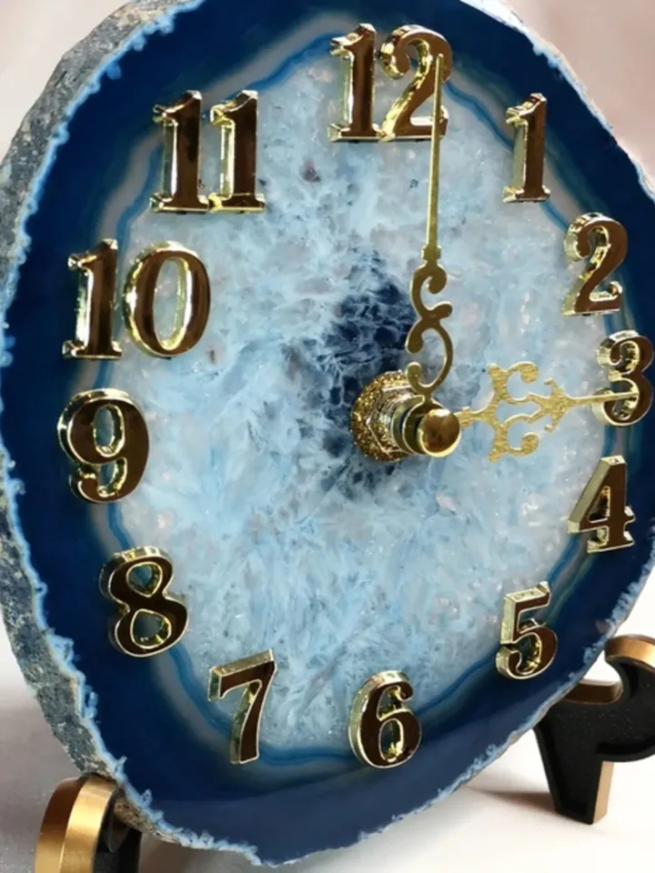 Natural quartz watch