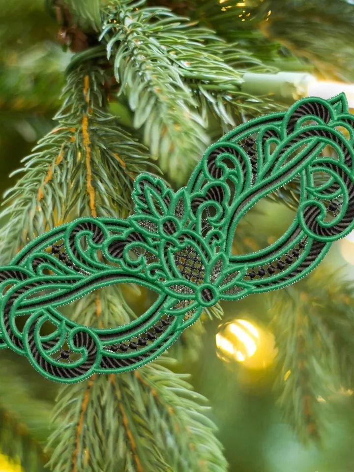 Free Standling Lace Masquerade mask FSL Christmas machine embroidery design digital embroidery pattern