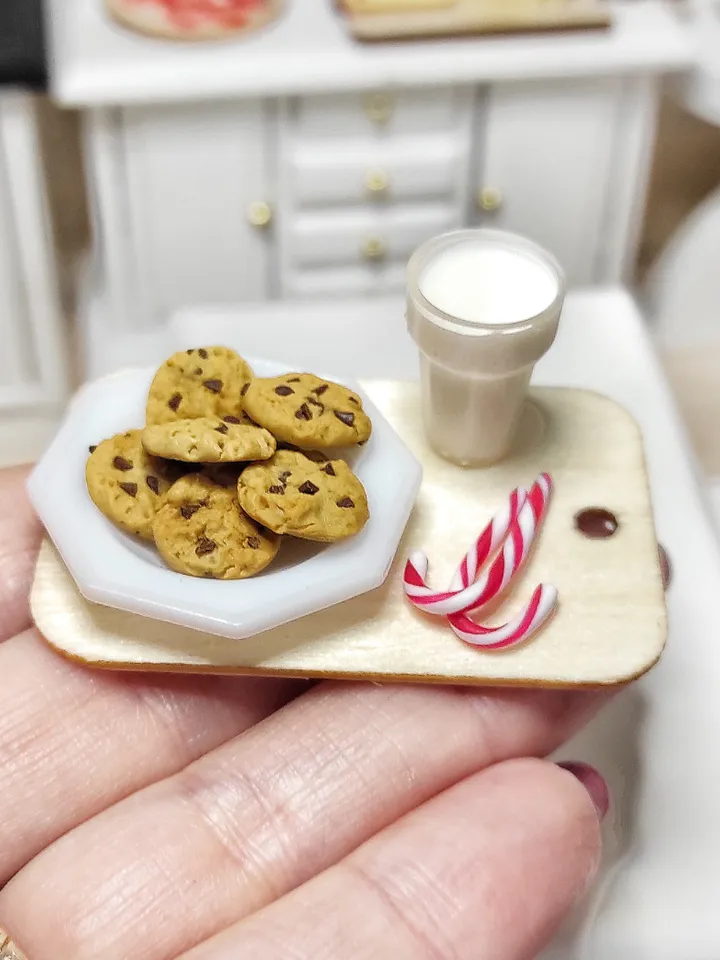 Christmas treat for santa claus - chocolate chip cookies for dolls - food for barbie - realistic miniature - Christmas