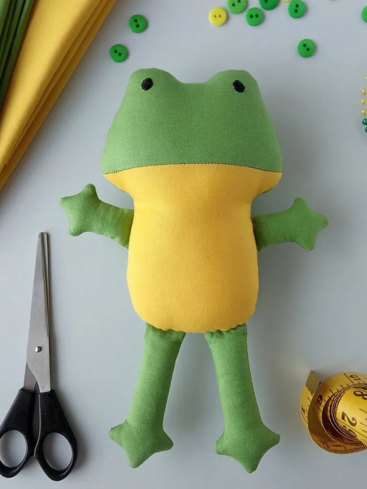 Cute & Easy Stuffed Frog Sewing Pattern