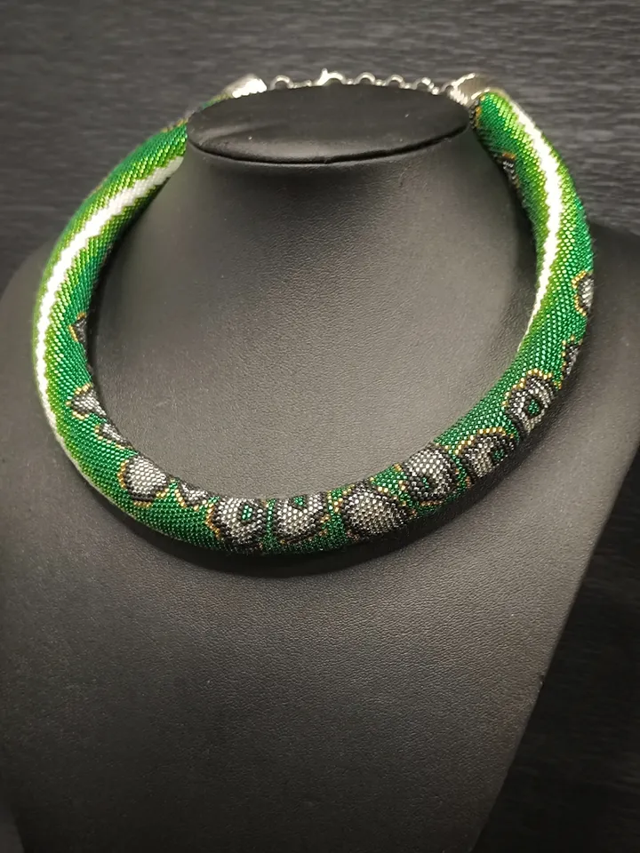 Statement Green Short Snake Necklace for Woman, Stylish Elegant Beaded Bib Necklace Handmade