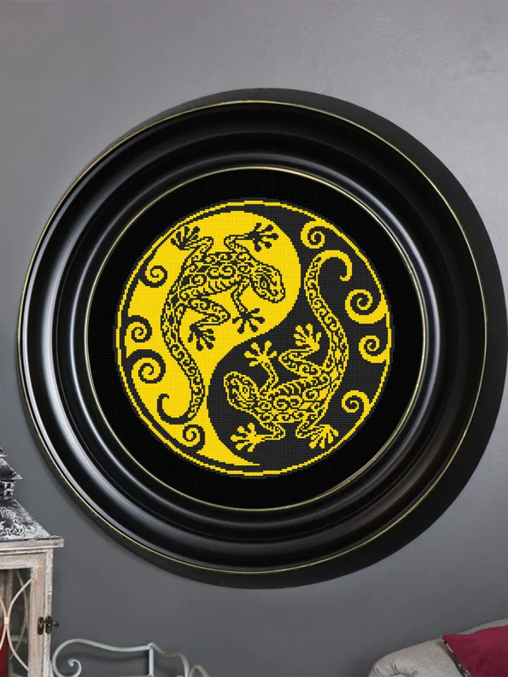 Lizard Yin Yang cross stitch pattern download PDF Salamander mandala digital PDF, Ying Yang cross stitch chart, Yin yang decor, Gecko #M217