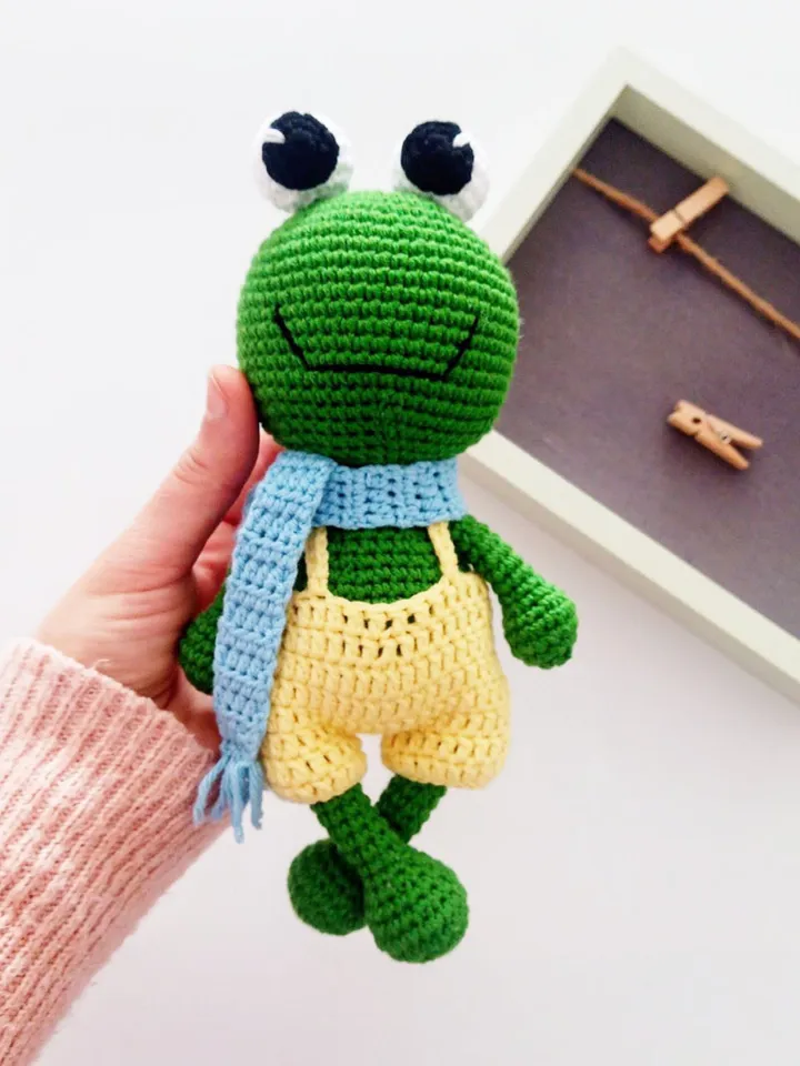Amigurumi Frog Crochet Plush Toy, Green Frog Crochet Plushie, Unique Gift for Frog Lovers, Crochet Cute Frog Stuffed Animal Toy
