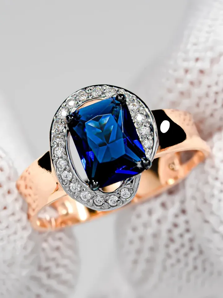 Ring Silver gold plated 925 assay value, with corundum, sapphire