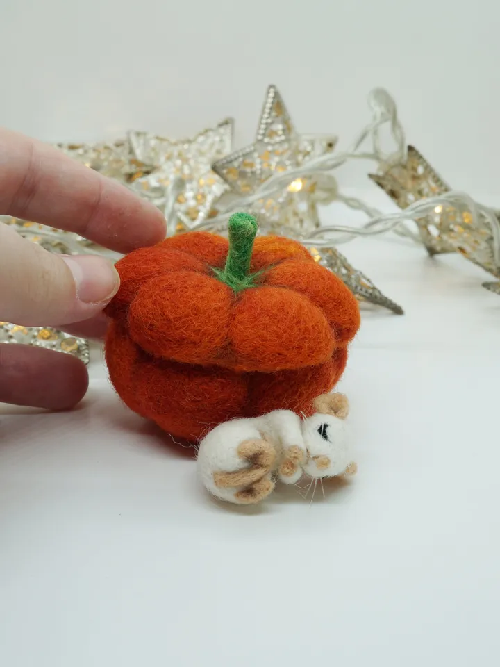 Miniature needle felted pumpkin with a sleeping mouse inside, needle felted mouse, white mouse, baby mouse, made to order